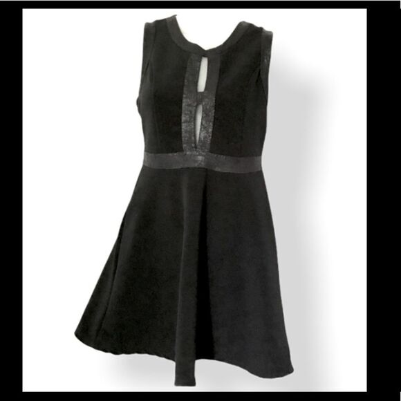 Monteau medium black dress 📏measurements in description - Picture 1 of 5